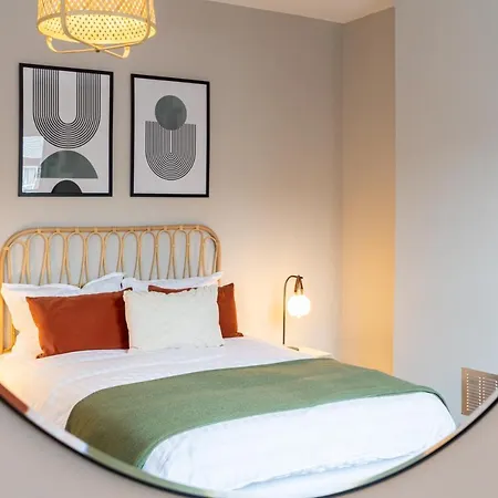 Stunning Scandi Abode In Manchester Parking Exterior foto