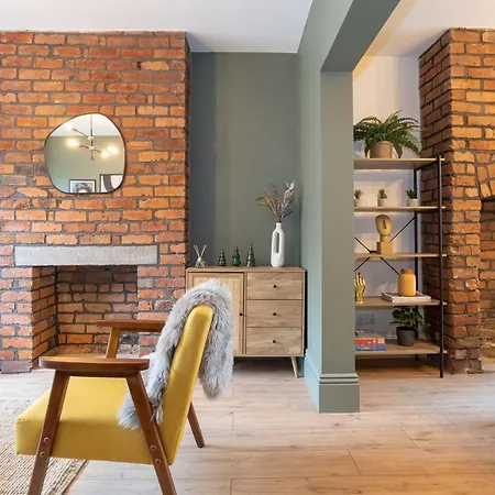 Stunning Scandi Abode In Manchester Parking Exterior foto