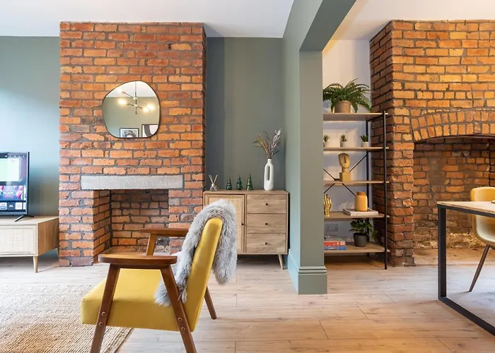 Stunning Scandi Abode In Manchester Parking
