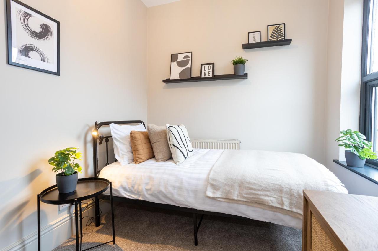 Stunning Scandi Abode In Parking